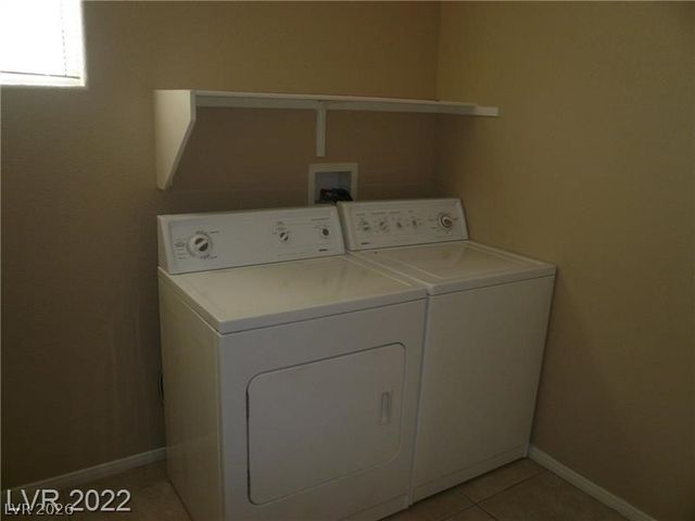 10210 Deerfield Beach Avenue 102, Las Vegas, NV 89129
