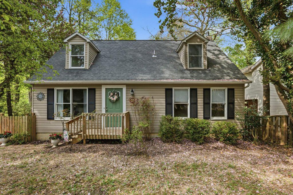 Image 1 of property listing at 1020 GRINGO CT, Lusby, MD 20657