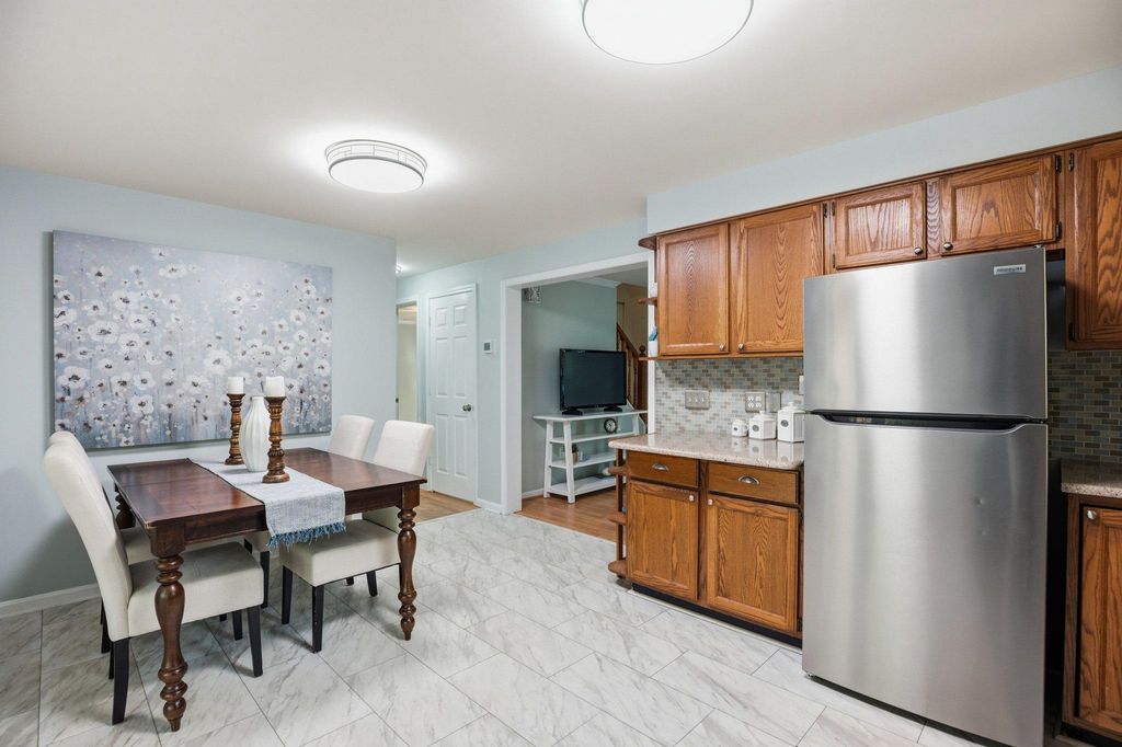 Image 12 of property listing at 1020 GRINGO CT, Lusby, MD 20657