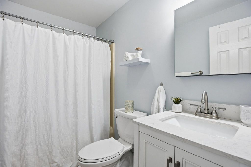 Image 20 of property listing at 1020 GRINGO CT, Lusby, MD 20657