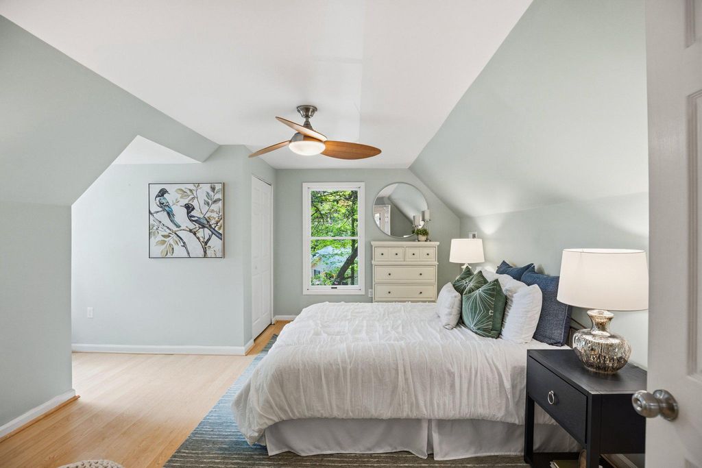 Image 28 of property listing at 1020 GRINGO CT, Lusby, MD 20657