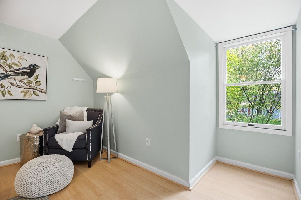 Image 31 of property listing at 1020 GRINGO CT, Lusby, MD 20657