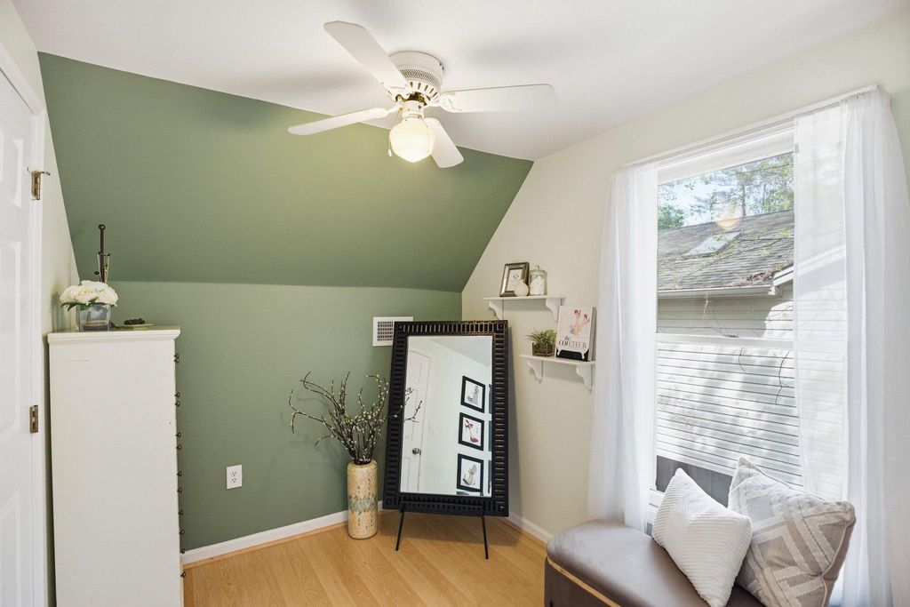 Image 33 of property listing at 1020 GRINGO CT, Lusby, MD 20657