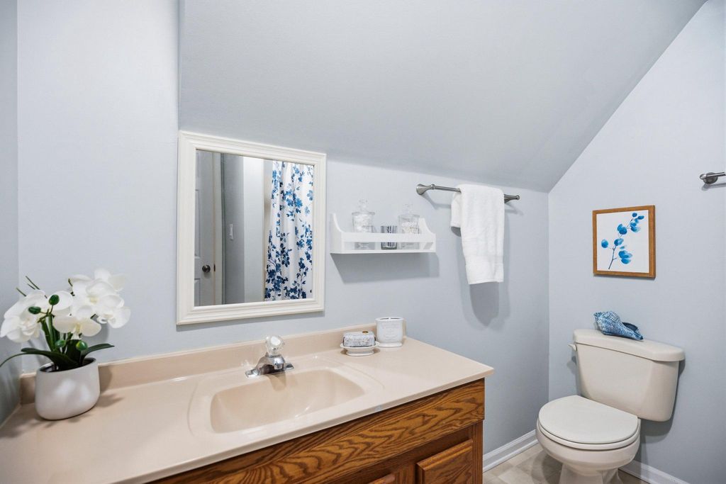 Image 36 of property listing at 1020 GRINGO CT, Lusby, MD 20657