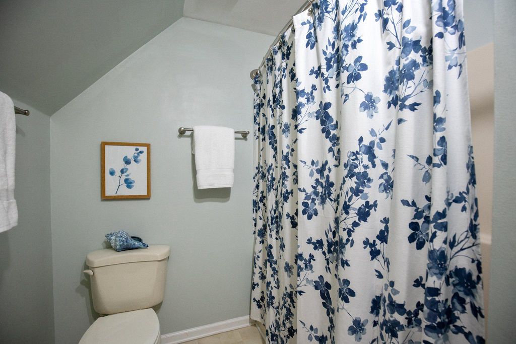 Image 38 of property listing at 1020 GRINGO CT, Lusby, MD 20657