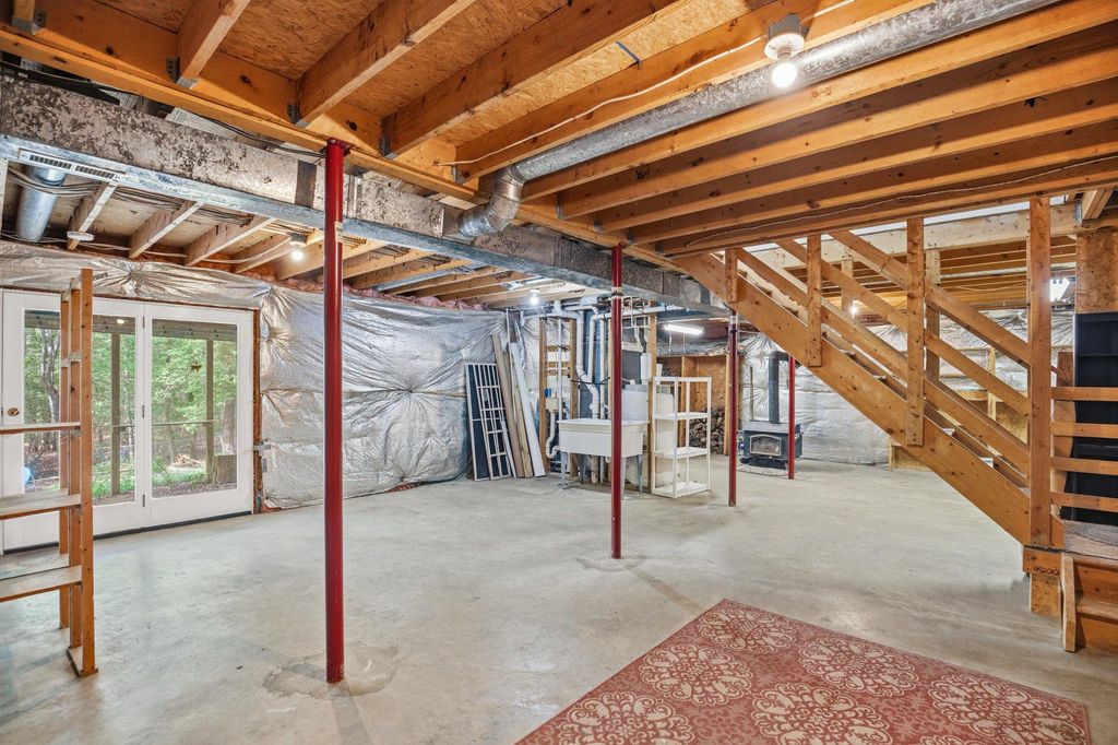 Image 39 of property listing at 1020 GRINGO CT, Lusby, MD 20657