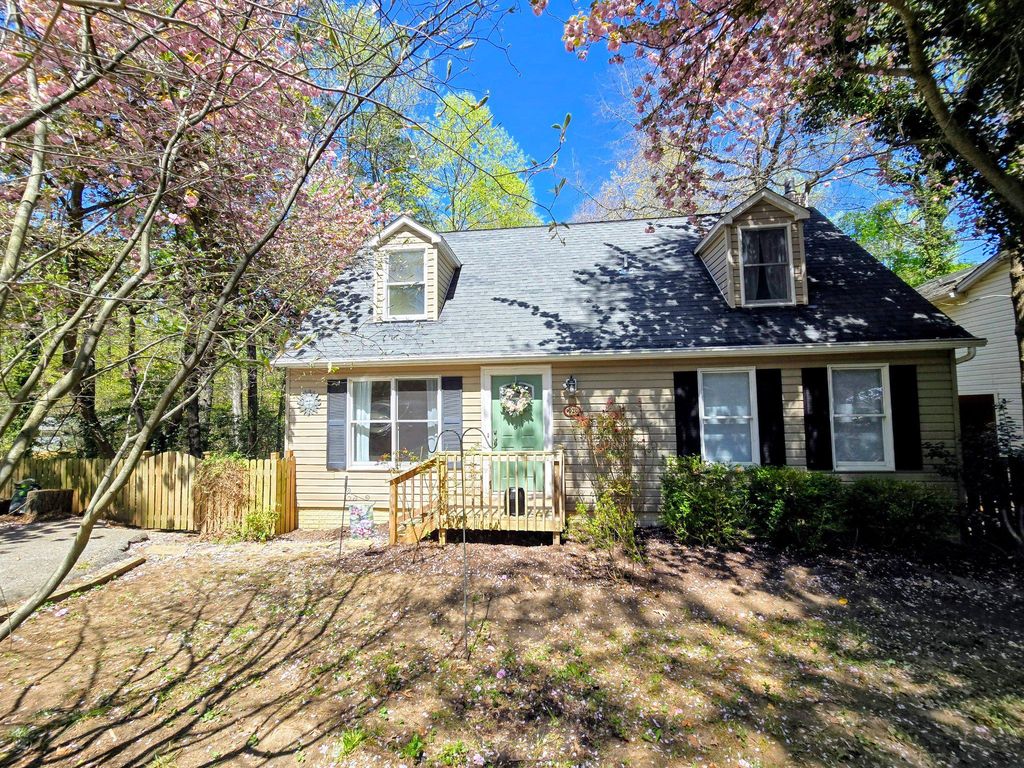 Image 5 of property listing at 1020 GRINGO CT, Lusby, MD 20657