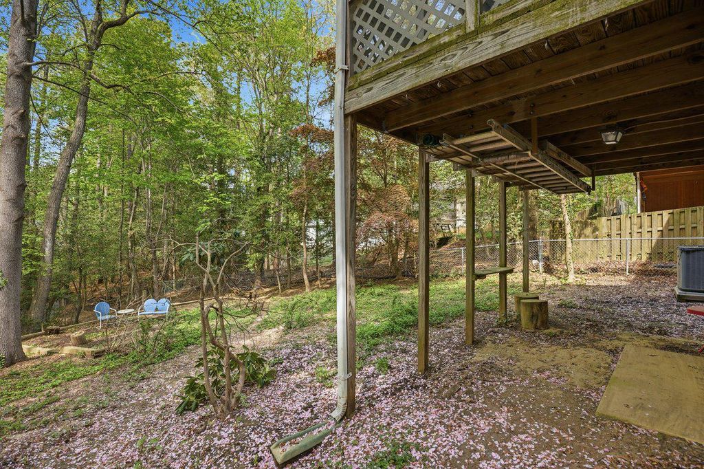 Image 42 of property listing at 1020 GRINGO CT, Lusby, MD 20657