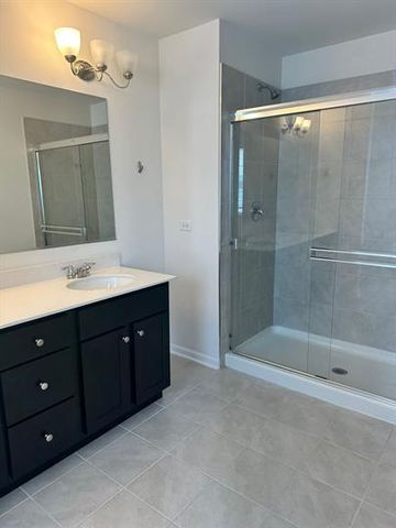 1601 Albany Street 1601, Grayslake, IL 60030