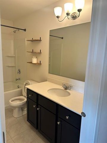1601 Albany Street 1601, Grayslake, IL 60030