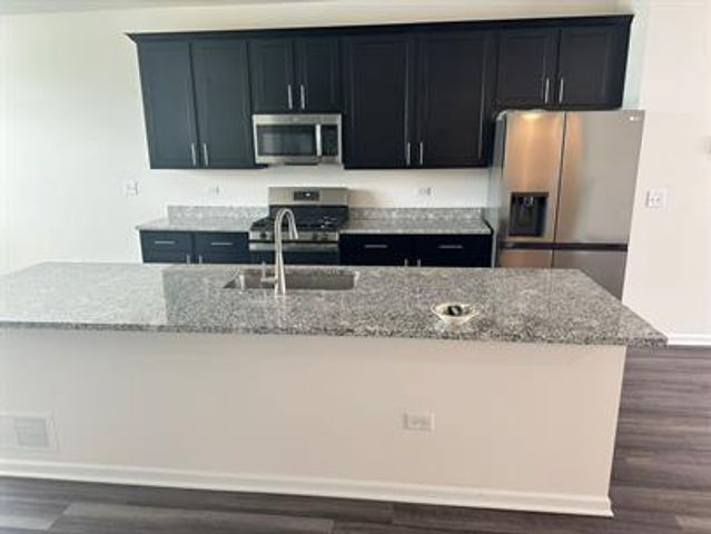 1601 Albany Street 1601, Grayslake, IL 60030