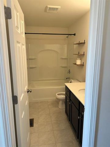 1601 Albany Street 1601, Grayslake, IL 60030