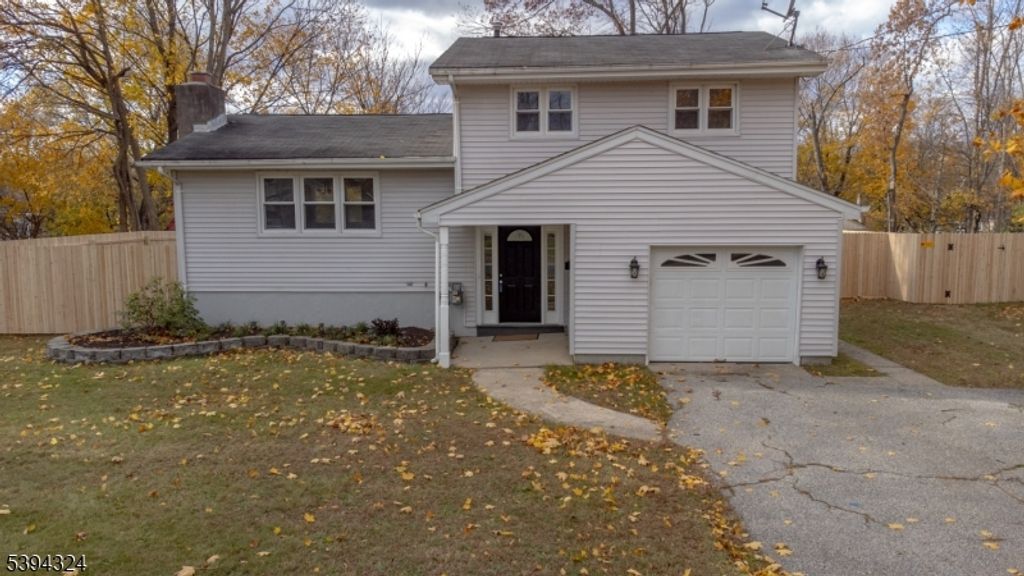 66 Paterson Ave, Newton Town, NJ 07860