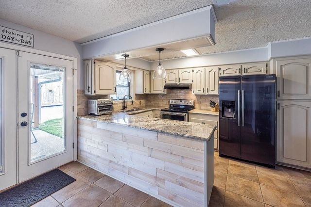 313 Louis Dr, Houma, LA 70364