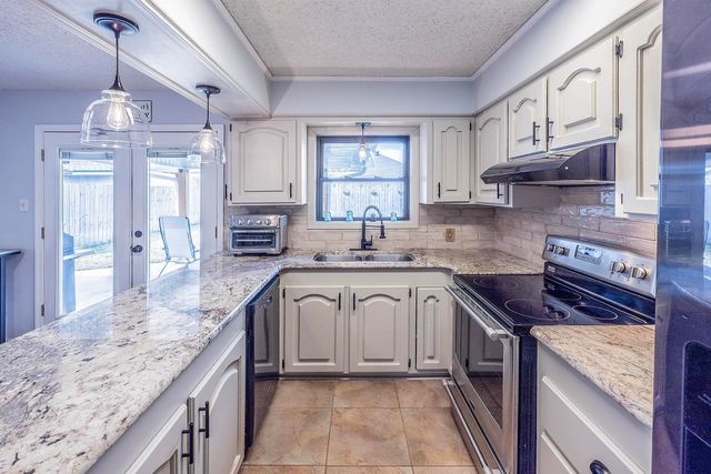 313 Louis Dr, Houma, LA 70364