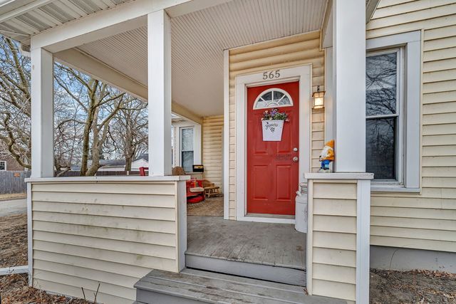 565 E Norris Drive, Ottawa, IL 61350