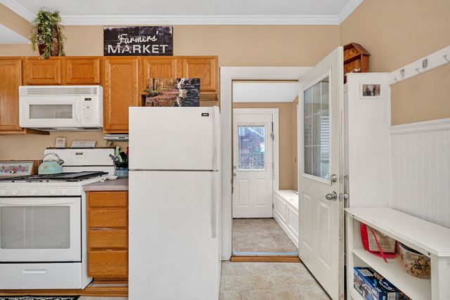 565 E Norris Drive, Ottawa, IL 61350