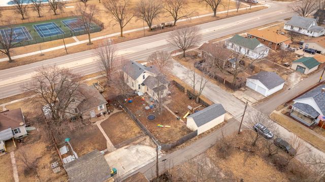 565 E Norris Drive, Ottawa, IL 61350