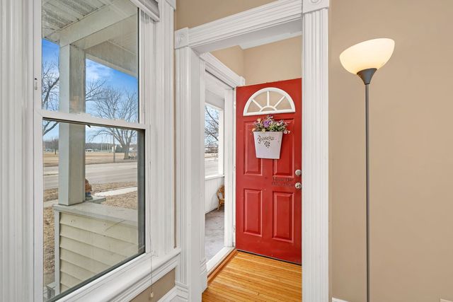 565 E Norris Drive, Ottawa, IL 61350