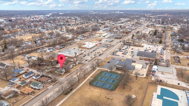 565 E Norris Drive, Ottawa, IL 61350