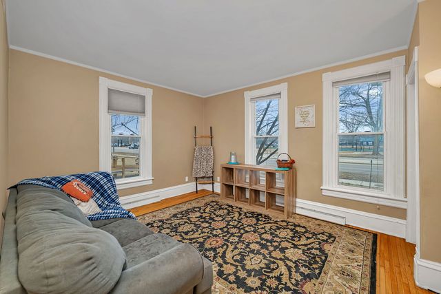 565 E Norris Drive, Ottawa, IL 61350