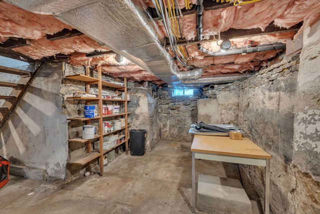 565 E Norris Drive, Ottawa, IL 61350