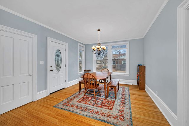 565 E Norris Drive, Ottawa, IL 61350