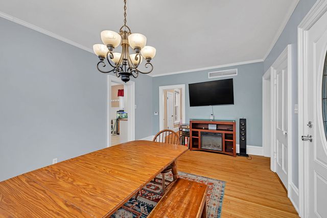 565 E Norris Drive, Ottawa, IL 61350