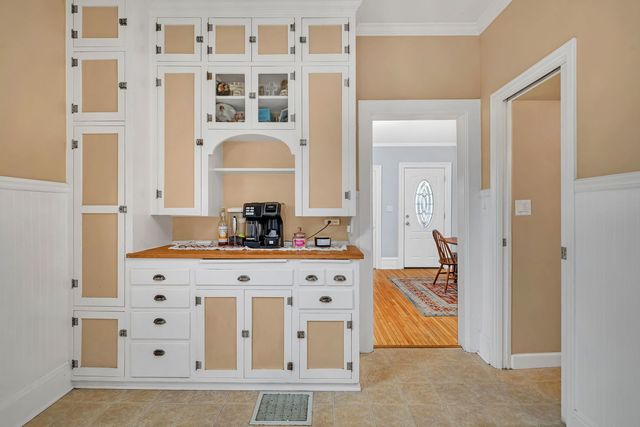 565 E Norris Drive, Ottawa, IL 61350