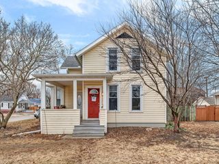 565 E Norris Drive, Ottawa, IL 61350