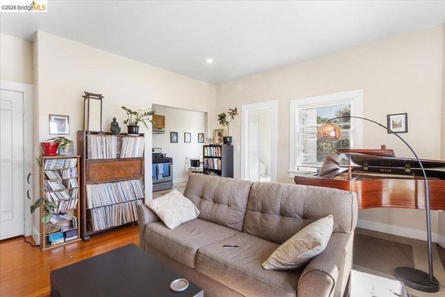 1036 60th Street, Oakland, CA 94608