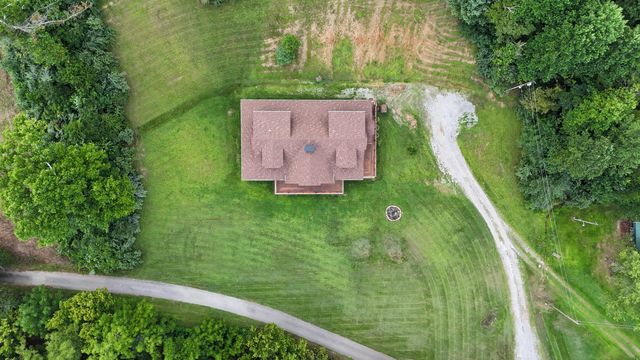 110 Dairy Farm Road, Manchester, KY 40962