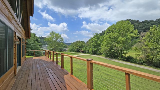 110 Dairy Farm Road, Manchester, KY 40962