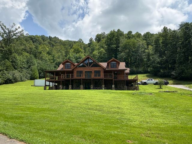 110 Dairy Farm Road, Manchester, KY 40962