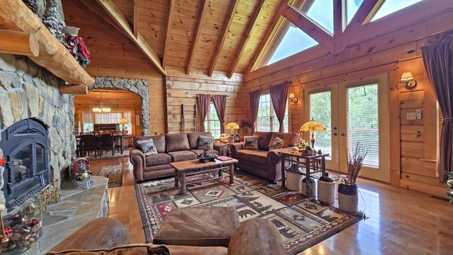 110 Dairy Farm Road, Manchester, KY 40962