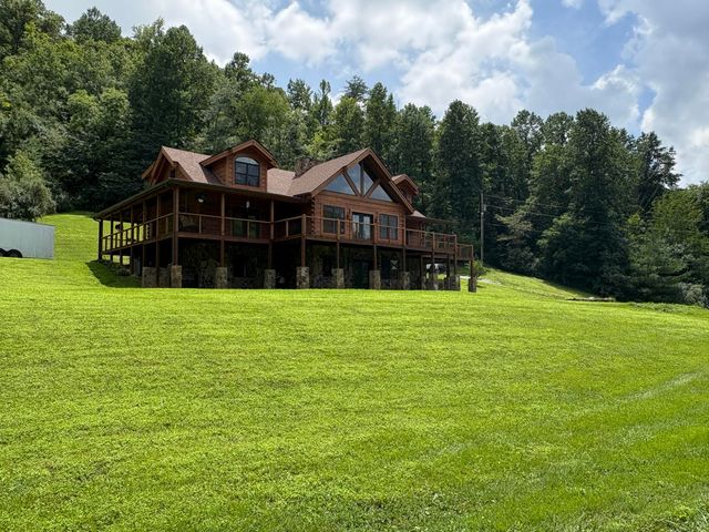 110 Dairy Farm Road, Manchester, KY 40962