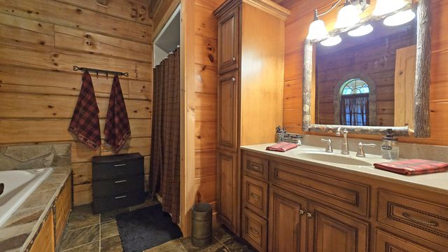 110 Dairy Farm Road, Manchester, KY 40962