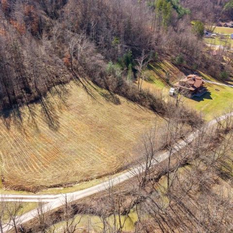 110 Dairy Farm Road, Manchester, KY 40962