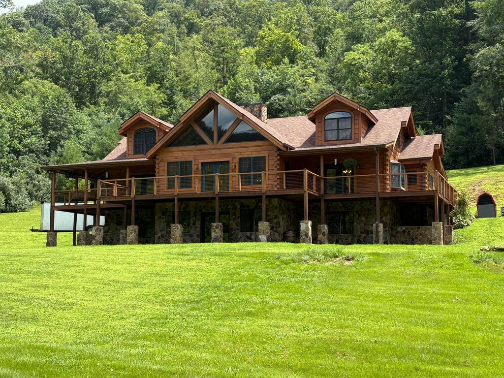 110 Dairy Farm Road, Manchester, KY 40962