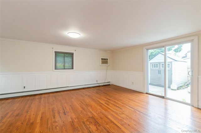26 Huxley Lane, Ronkonkoma, NY 11779
