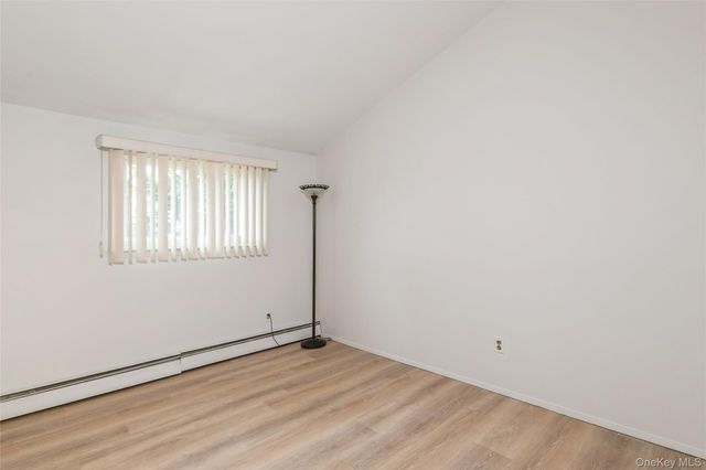 26 Huxley Lane, Ronkonkoma, NY 11779