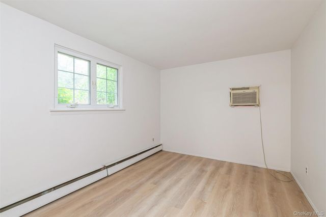 26 Huxley Lane, Ronkonkoma, NY 11779