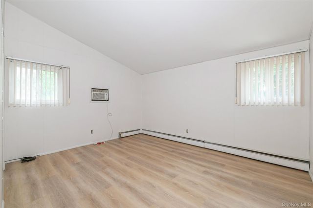 26 Huxley Lane, Ronkonkoma, NY 11779