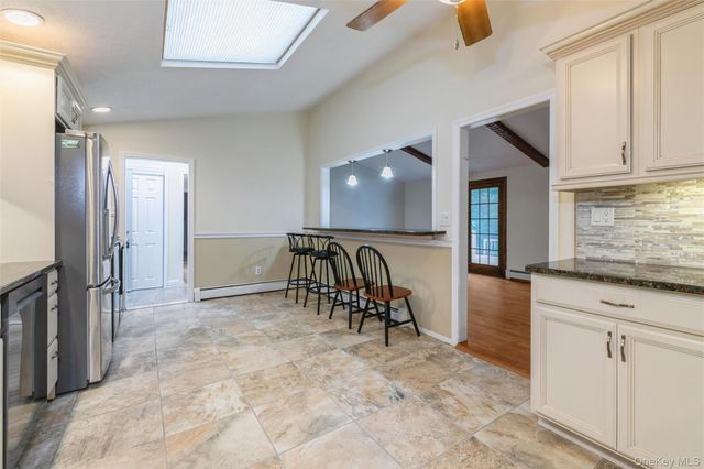 26 Huxley Lane, Ronkonkoma, NY 11779
