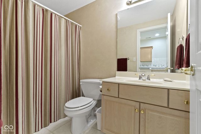 4763 Woods Edge Drive, Zionsville, IN 46077