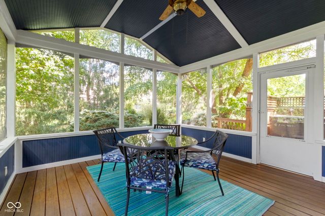 4763 Woods Edge Drive, Zionsville, IN 46077