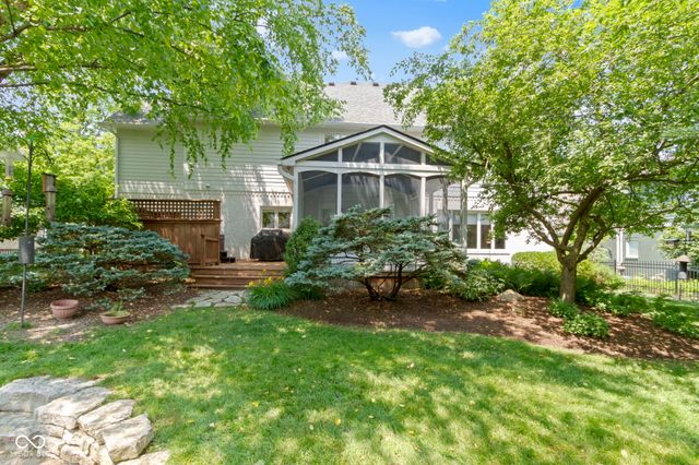 4763 Woods Edge Drive, Zionsville, IN 46077