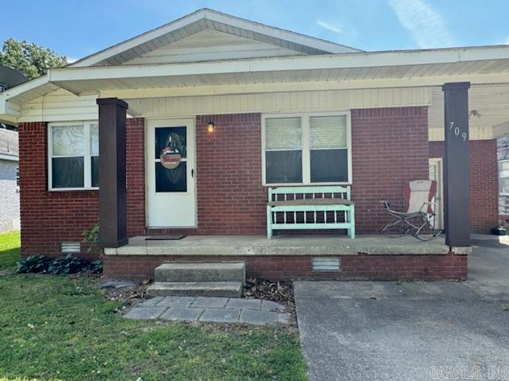 709 Chestnut Street, Corning, AR 72422