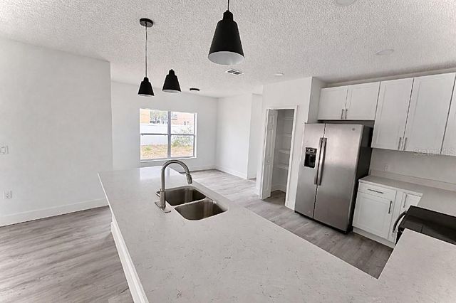 563 BRISTOL CIRCLE, Kissimmee, FL 34758