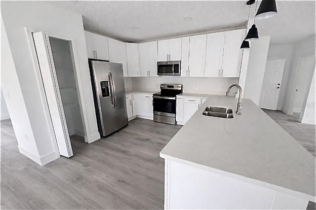 563 BRISTOL CIRCLE, Kissimmee, FL 34758